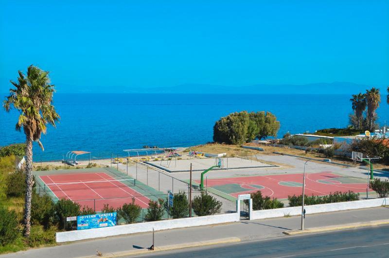 Niriides Beach Hotel Pszalídi Kültér fotó