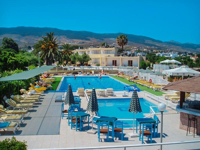 Niriides Beach Hotel Pszalídi Kültér fotó